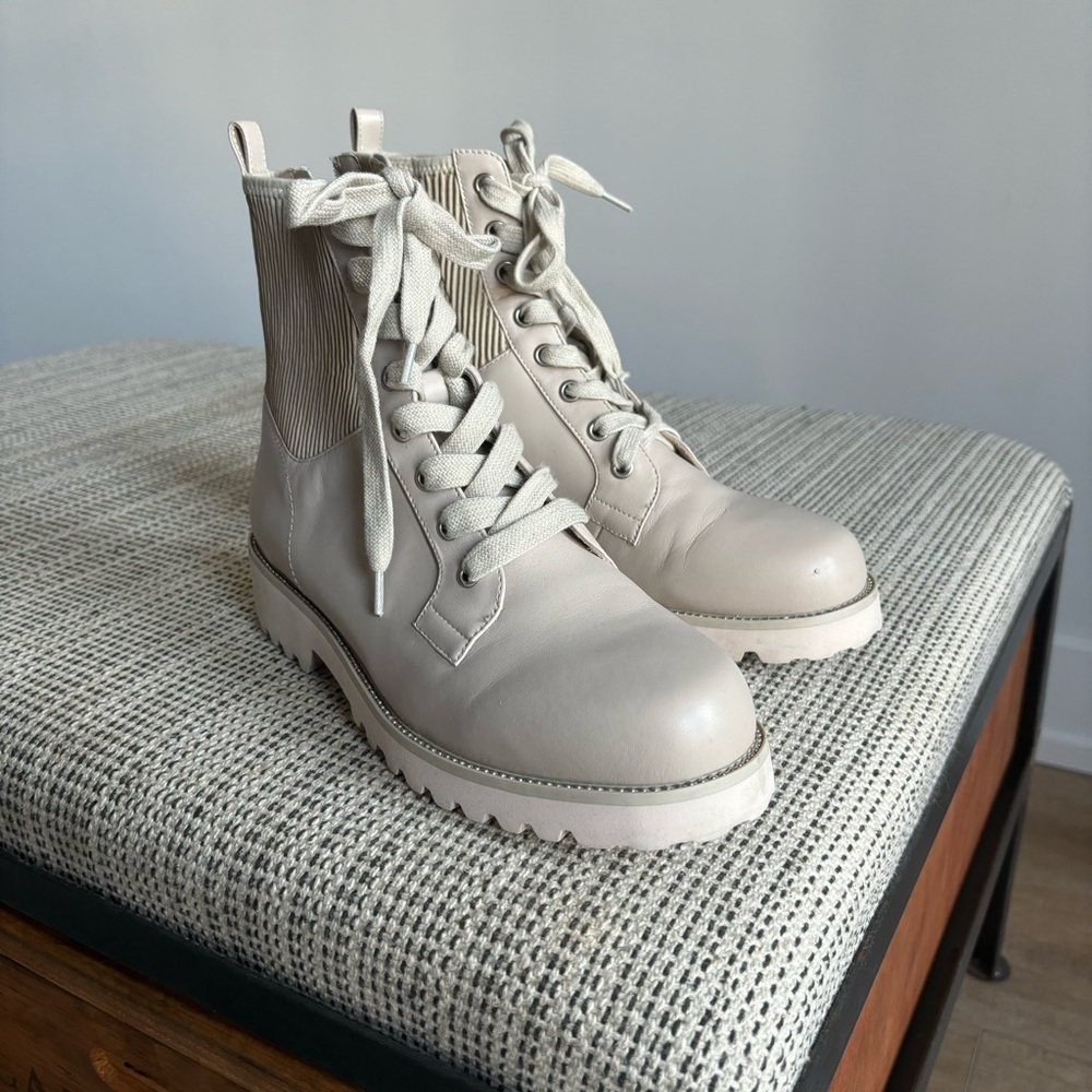 VANELi Lightweight Crème Boots